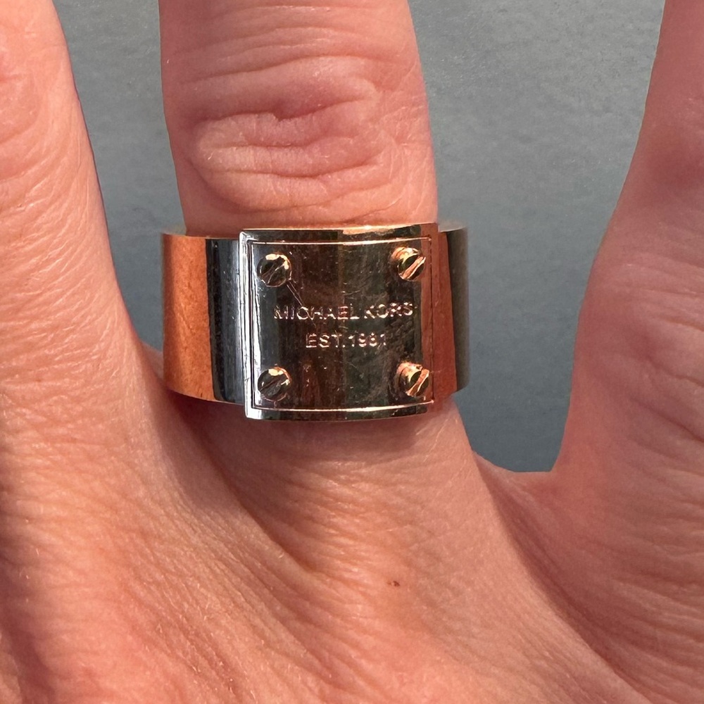 Michael Kors Thick Rose Gold Band size 6